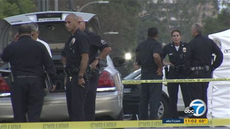 1 dead in possible road rage shooting in Venice; suspect on the run